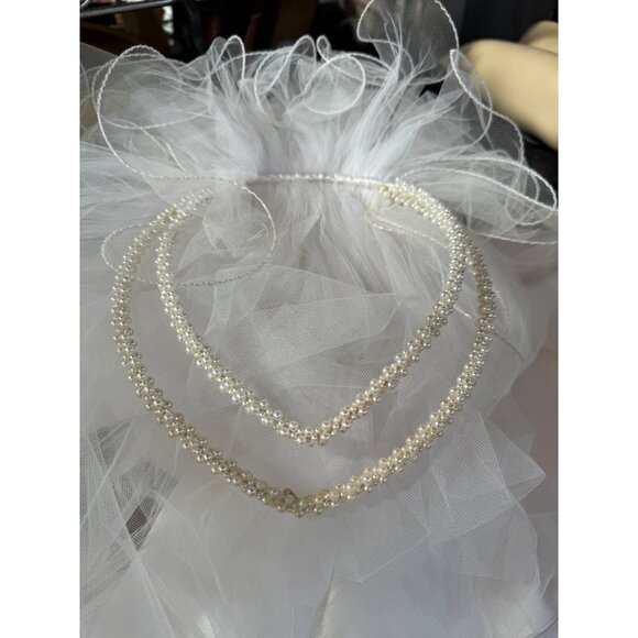 Vintage Lace Bridal Veil With Wired Hem & Pearl Headband main image 16